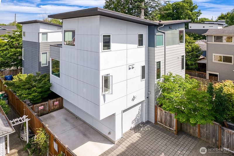 2nd image of 6533 34th Avenue SW #B