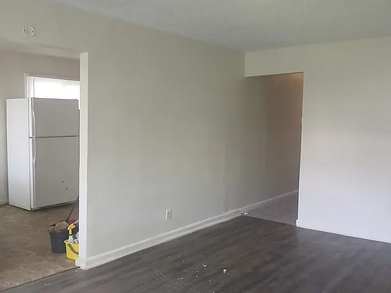 3334 Laurel St — Photo 2