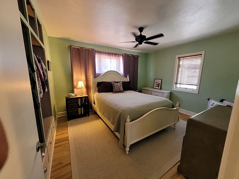 1517 Steele St — Photo 12