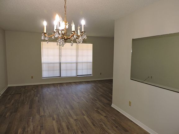 4th image of 3987 Hidden Oak Dr