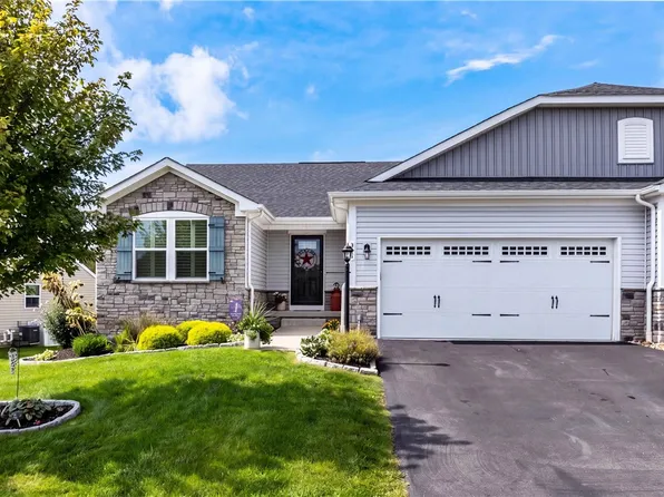 305 Brandi Lynn Ln, Evans City, PA 16033