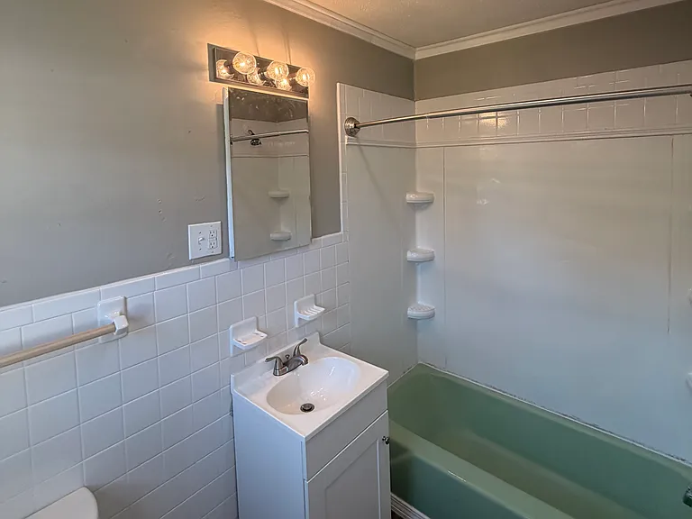 550 Island St #1 — Photo 9