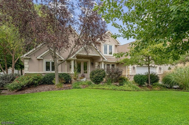 1st image of 17 Country Ln