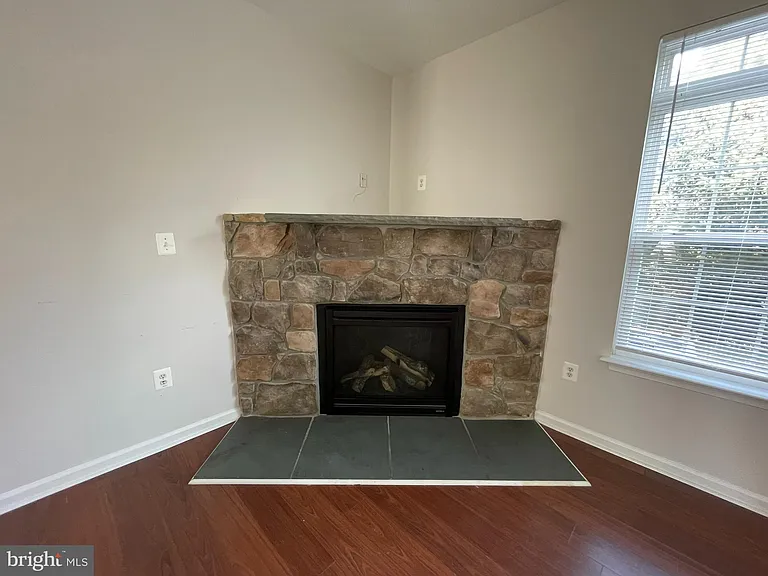 314 Kintyre Ln — Photo 7