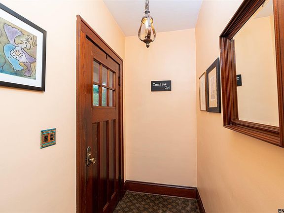 4th image of 42 Holmes Ct