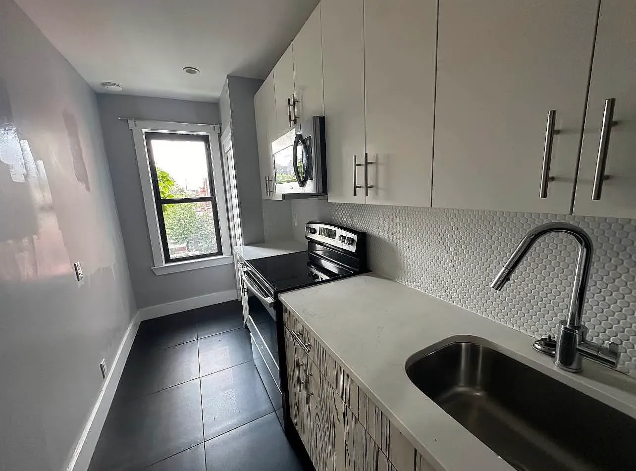 3410 Beverley Road — Photo 1