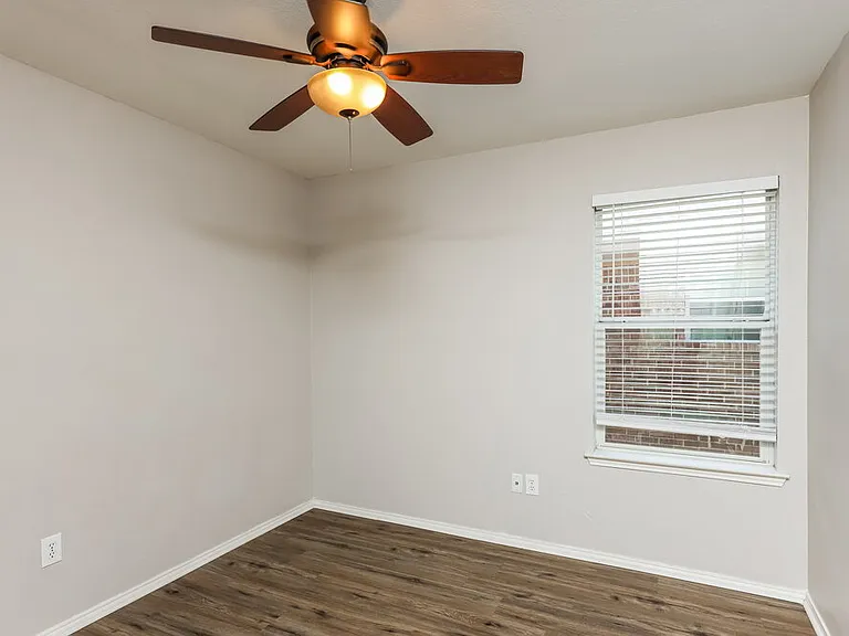 4525 Grainland Ct — Photo 13