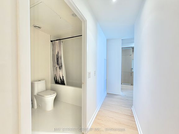 5th image of 20 Edward St #1119