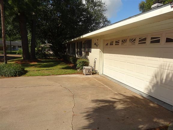 3rd image of 4300 Dogwood St