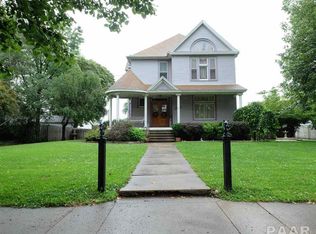 1110 S 5th St, Pekin, IL 61554