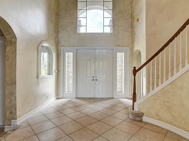 670 Edgebrook Ln — Photo 9