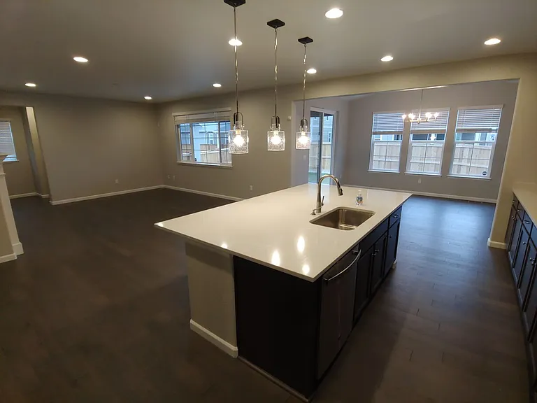 1042 Woodgate Ct — Photo 6