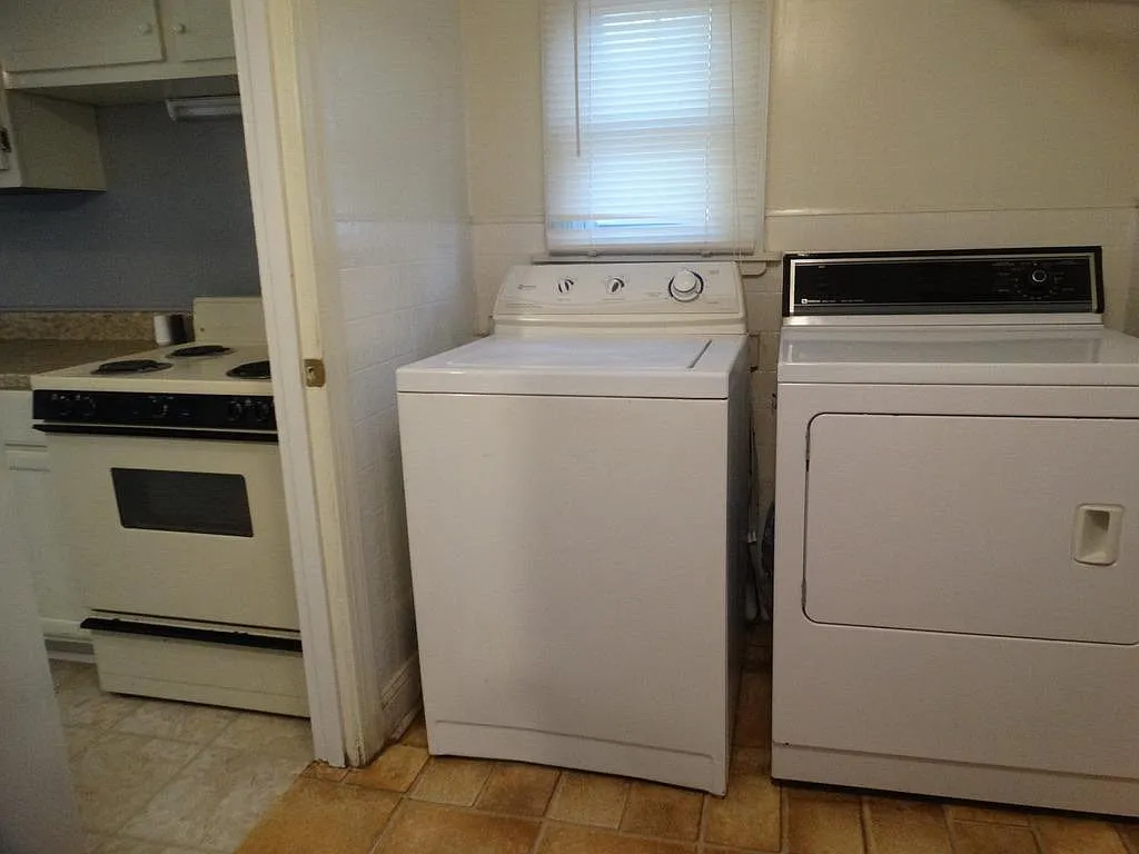 4 bed, 1.5 bath, 1404 sqft, $625 — Photo 3