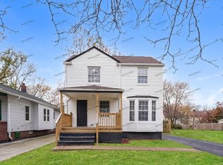 970 Pembrook Rd, Cleveland Heights, OH 44121