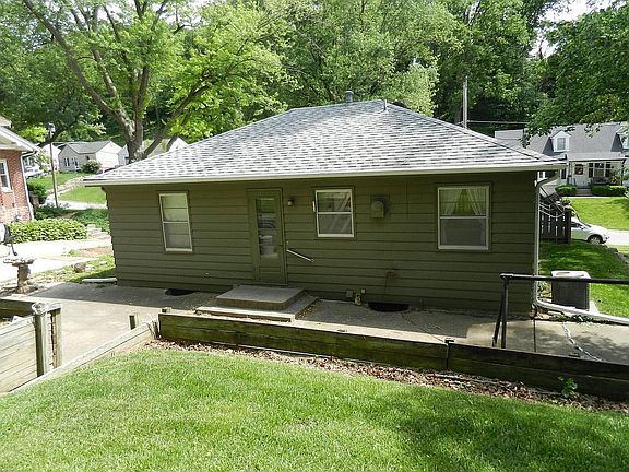 2nd image of 182 E Orchard Ave