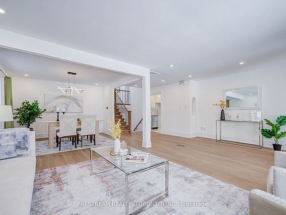 5th image of 8 Hemingway Cres