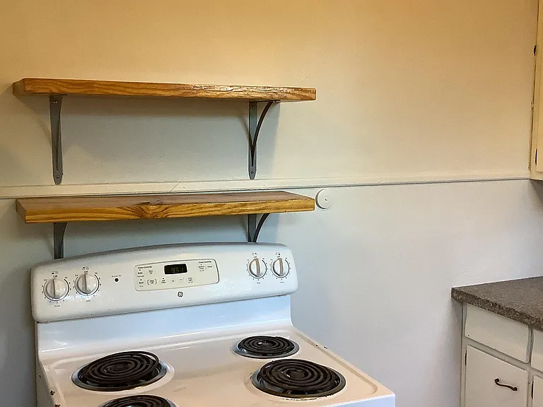 49 Clark Pl #UPSTAIRS — Photo 9