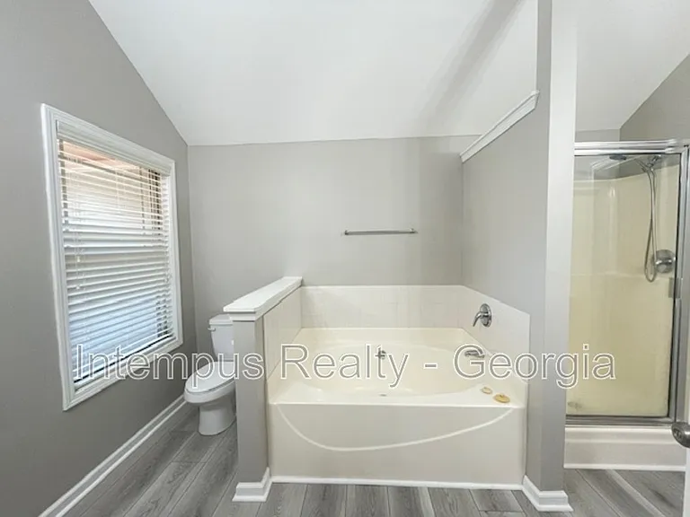 1180 Pepper Ln — Photo 18