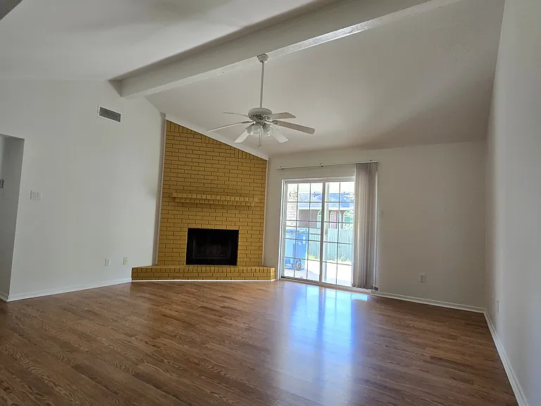 113 W Harbor Dr — Photo 17