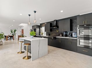 17601 Romar St, Northridge, CA 91325