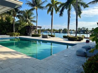 1670 Daytonia Rd, Miami Beach, FL 33141