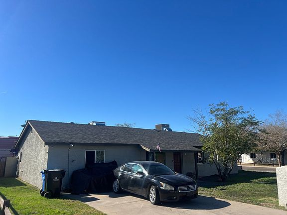 3rd image of 1733 W Voltaire Ave