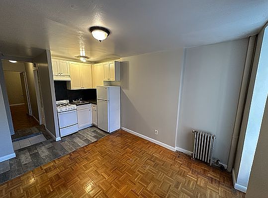1st image of 546 W 50th St Unit 1FW