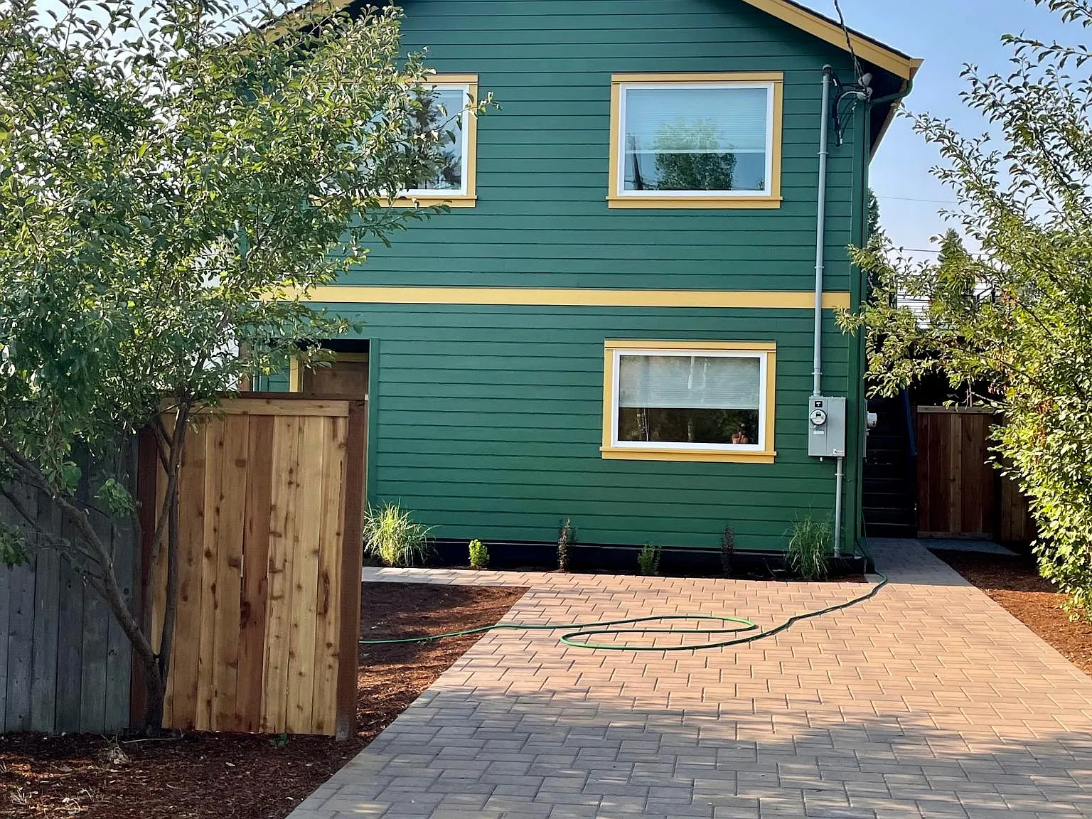 2 bed, 800 sqft, $2,000 — Photo 1