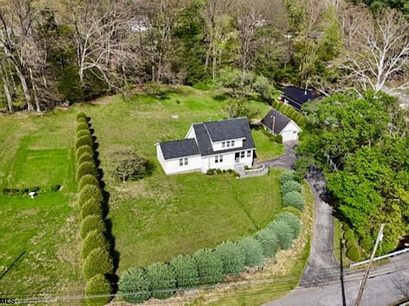 3rd image of 172 Firehouse Rd
