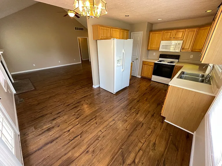 92 N Country Dr — Photo 6