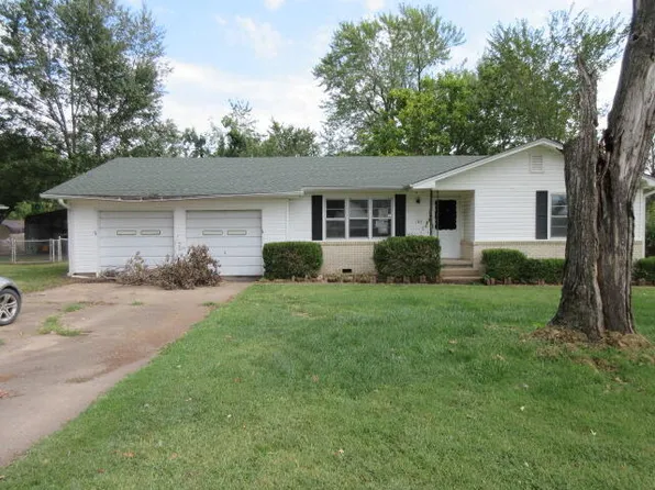 107 N Osage St, Grove, OK 74344