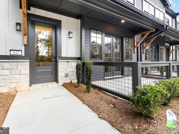 947 Willingham Dr #2, Hapeville, GA 30354