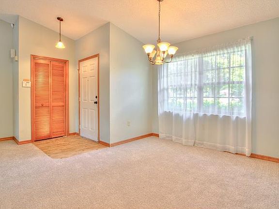 2nd image of 836 Cedar Knoll Dr N