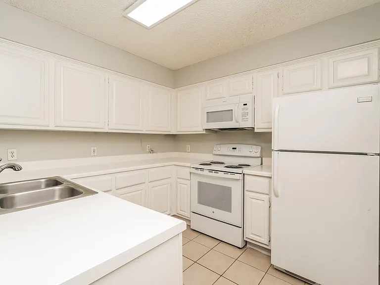 200 Pecan Dr #702 — Photo 6