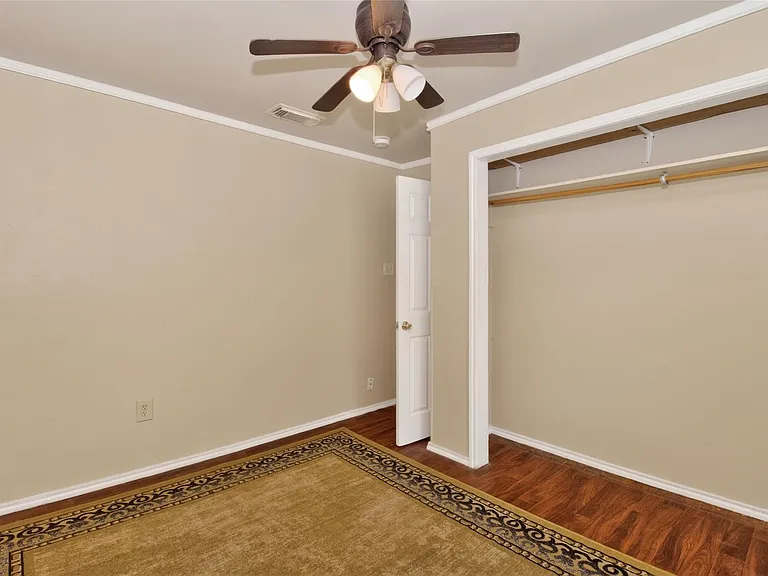 2916 Avenue M — Photo 9