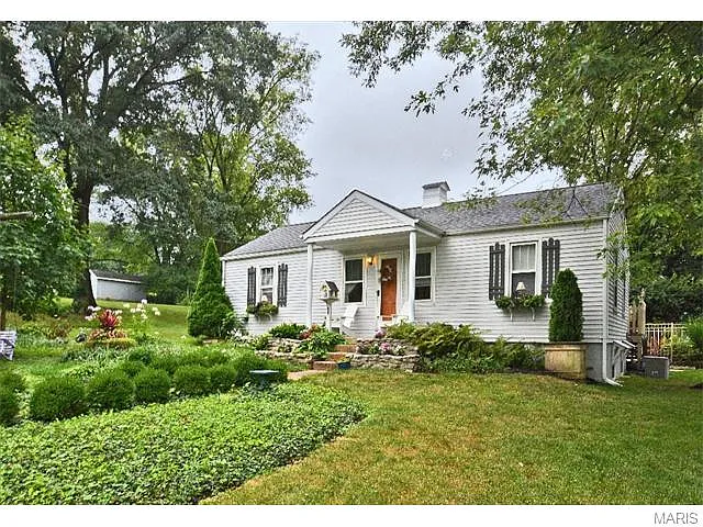 835 Liggett Ave photo 1