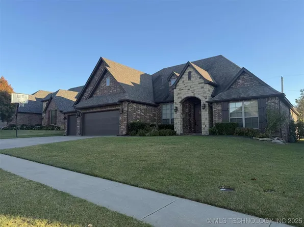 9502 E 91st St N, Owasso, OK 74055