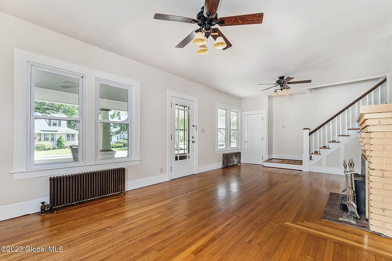 4th image of 749 Decamp Avenue