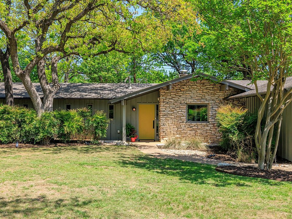 1st image of 202 Tanglewood Dr