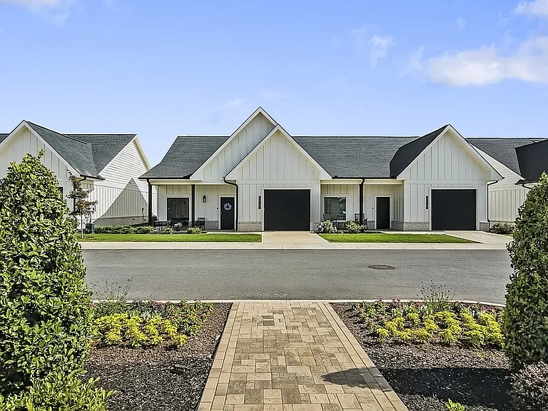 Villas at Capital Twenty — Photo 25