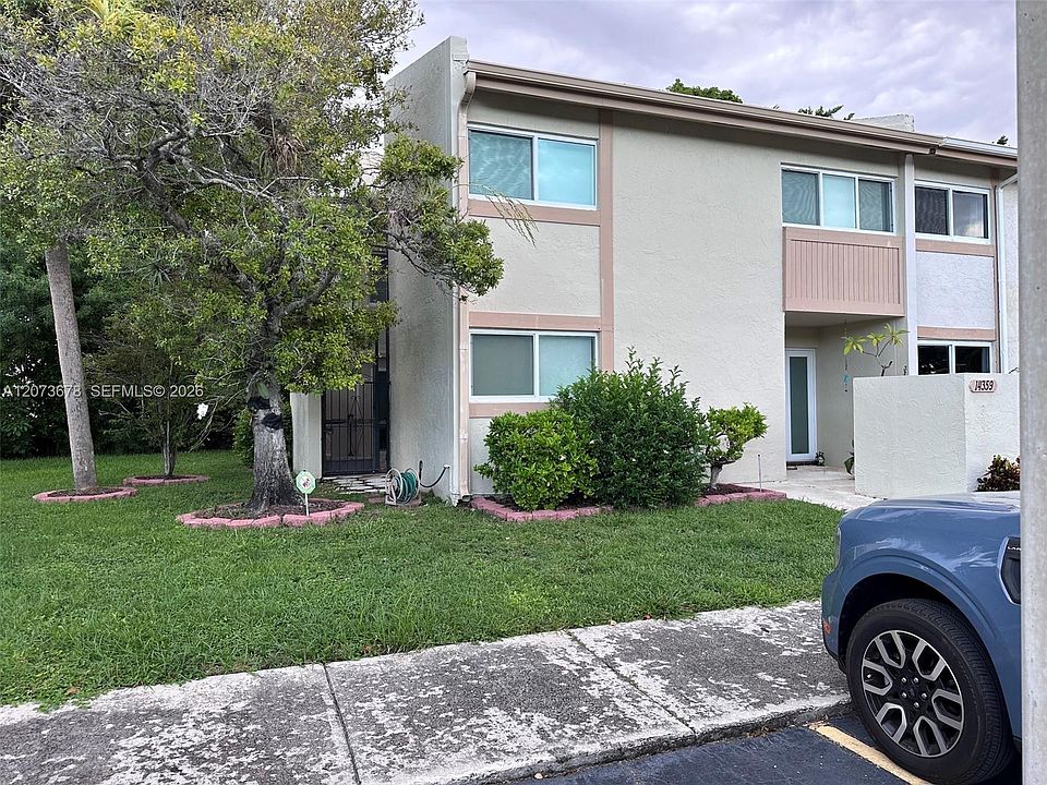 1st image of 14359 Kendale Lakes Cir