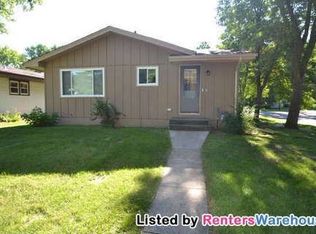 968 S Shore Dr, Forest Lake, MN 55025