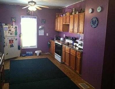 3rd image of 634 W Water St