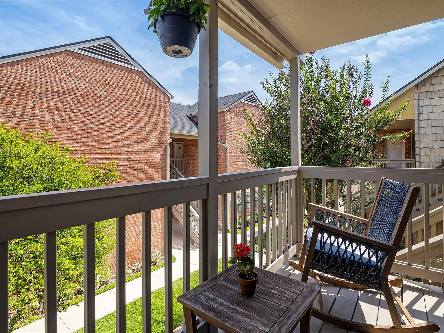 2 bed, 2.0 bath, 1250 sqft, $1,950 — Photo 4