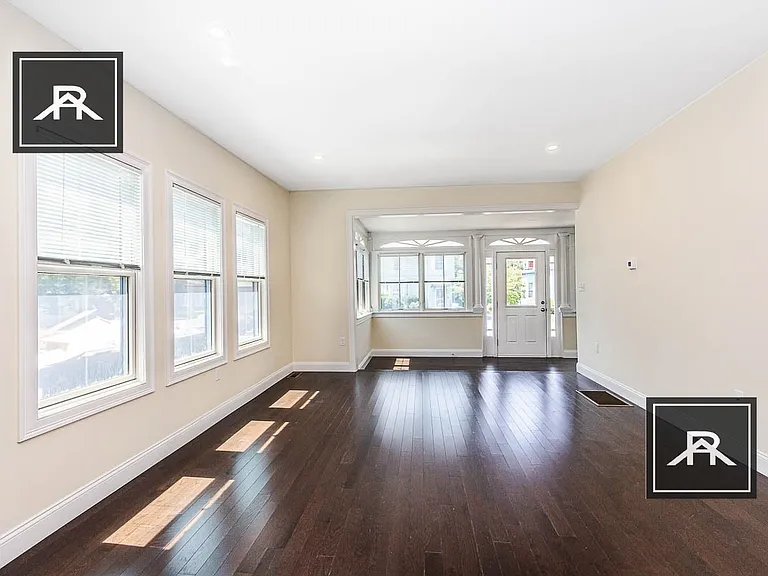 122 Jerome St — Photo 5
