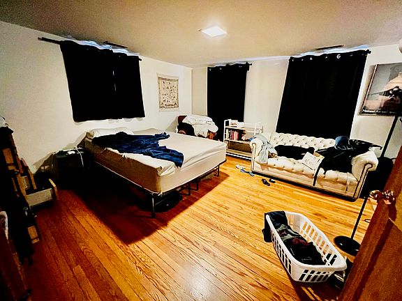 4th image of 82 Pearl St Floor 2