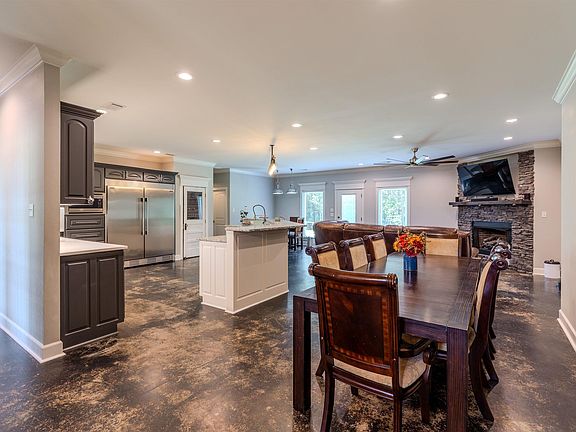 4th image of 37 Bonita Dr