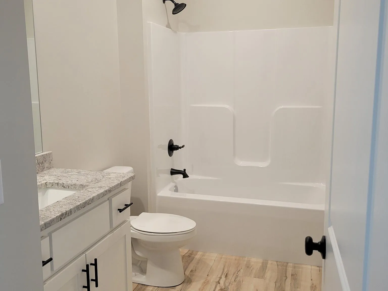 3 bed, $1,650 — Photo 4