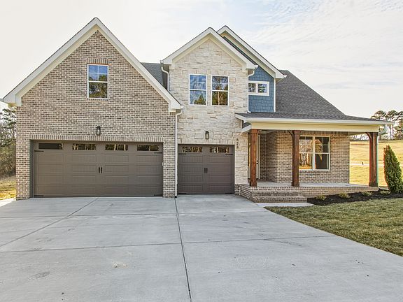 2nd image of 528 Wilkinson Rd NE