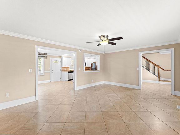 4th image of 410 31st Ave. N